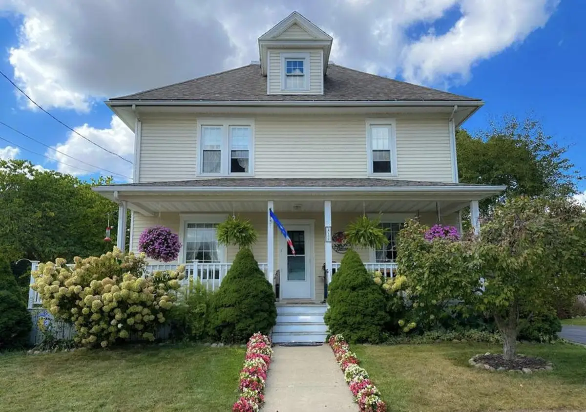 410 S Center Street, Stockbridge, MI 49285 - #1