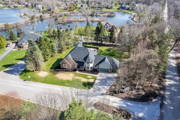 2750 Bayview Drive, Pinckney, MI 48169