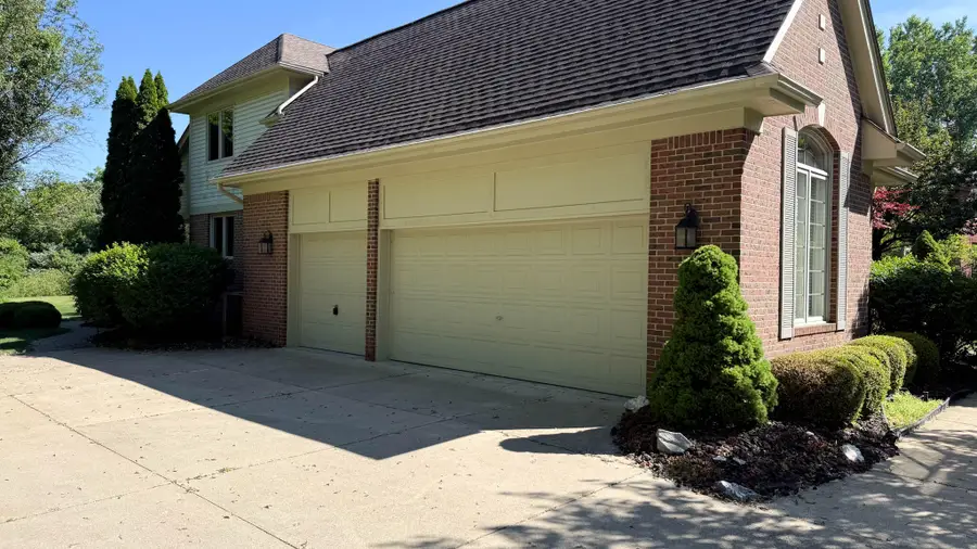 6576 Kennesaw Road, Canton, MI 48187 - #2