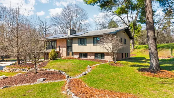 2776 Daleview Drive, AnnArbor, MI 48105