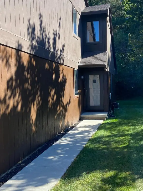 623 Echo Court, Saline, MI 48176