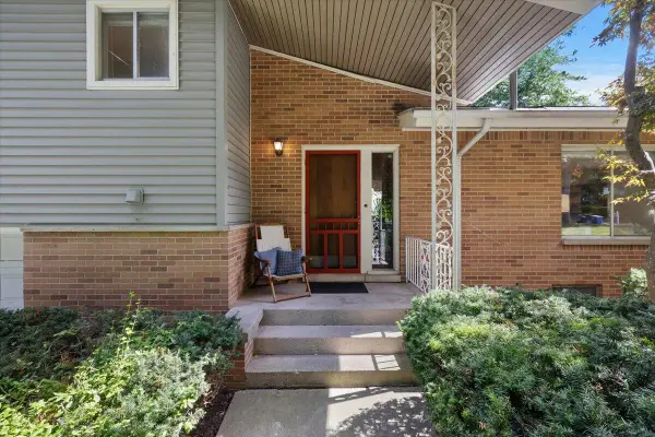 2511 Londonderry Road, AnnArbor, MI 48104