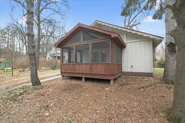 123 Kochs Bay, GrassLake, MI 49240