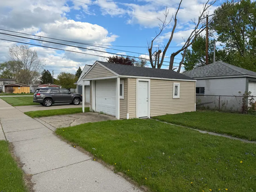 22864 Piper Avenue, Eastpointe, MI 48021 - #3