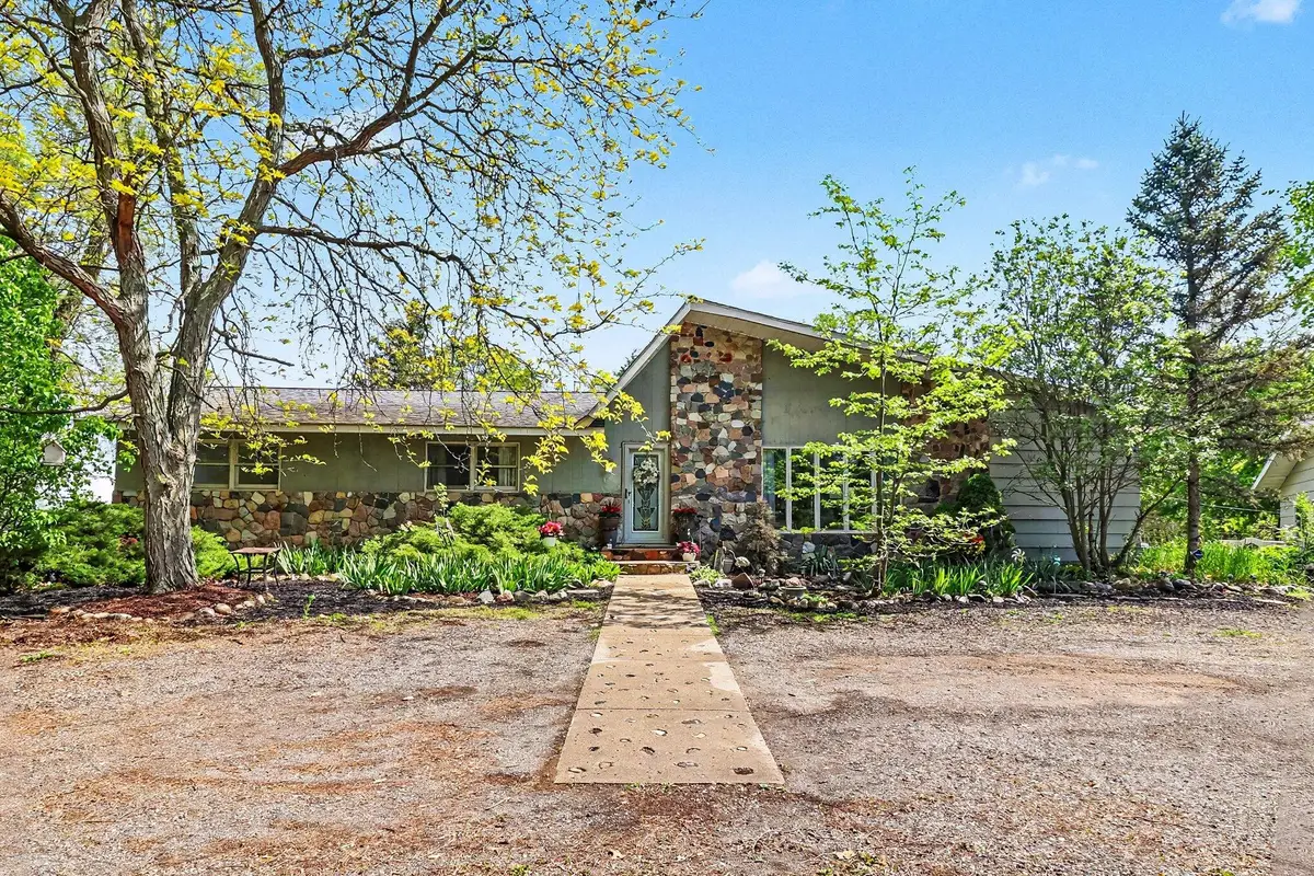 165 East Avenue, Grass Lake, MI 49240 - #1