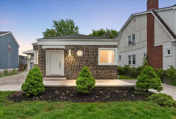 39 W Elza Avenue, HazelPark, MI 48030