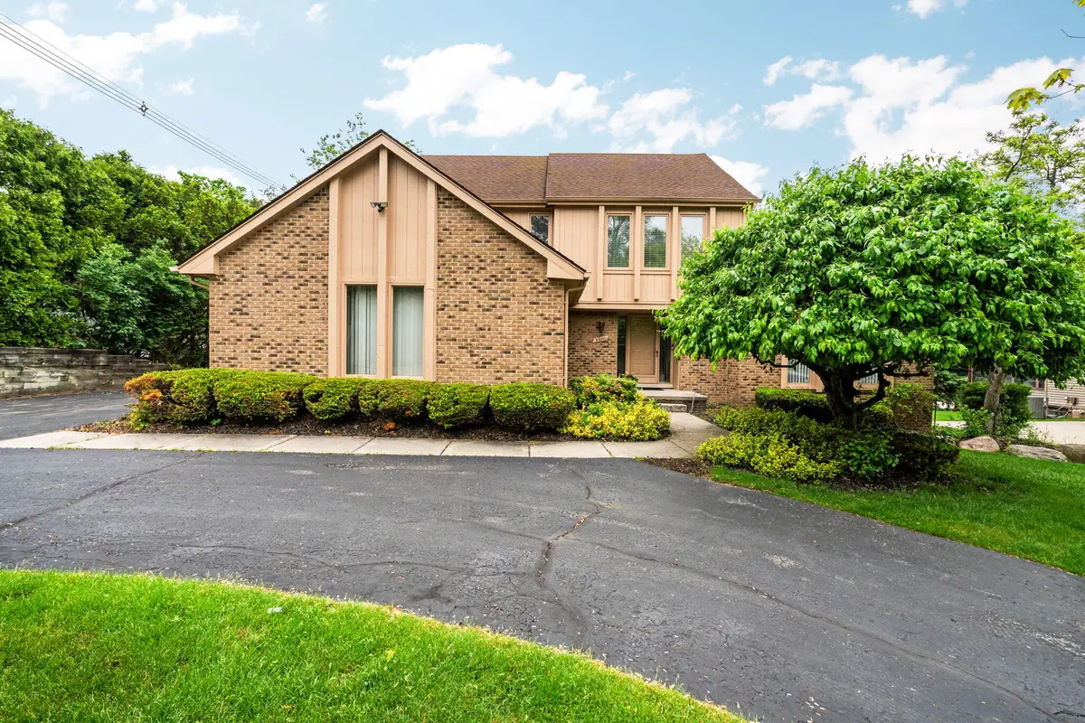 33801 York Ridge Street, Farmington Hills, MI 48331 - #1