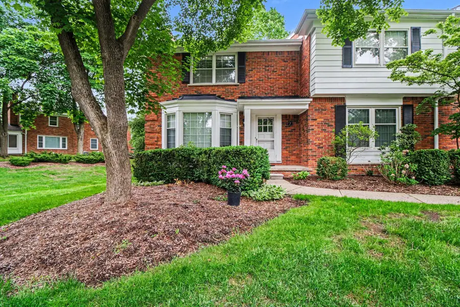 7 Barbour Lane Building: D Unit: 11, Bloomfield Hills, MI 48304 - #2