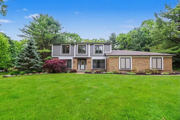 6588 White Pines Drive, Brighton, MI 48116