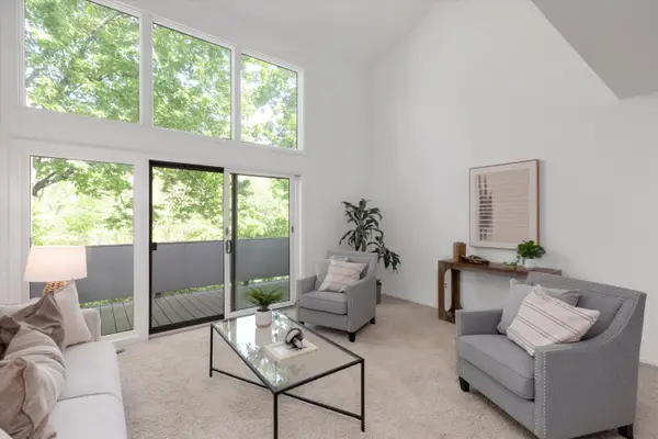 2112 Overlook Court, AnnArbor, MI 48103