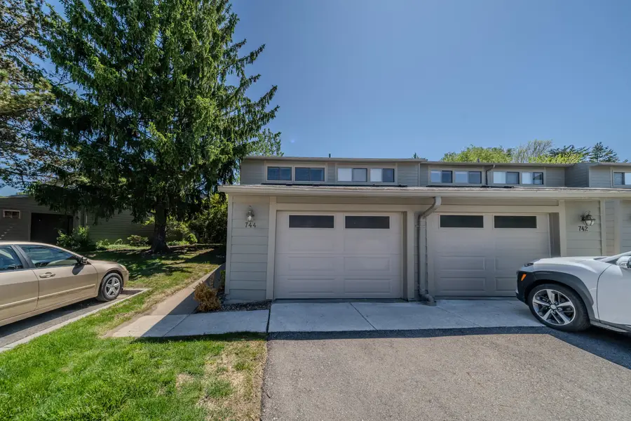 744 Peninsula Court, Ann Arbor, MI 48105 - #2