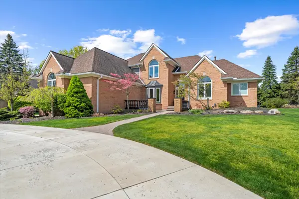 46571 Galway Drive, Novi, MI 48374