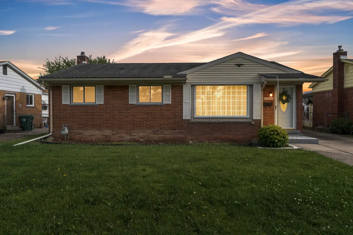 27511 Cambridge Street, Garden City, MI 48135 - #1