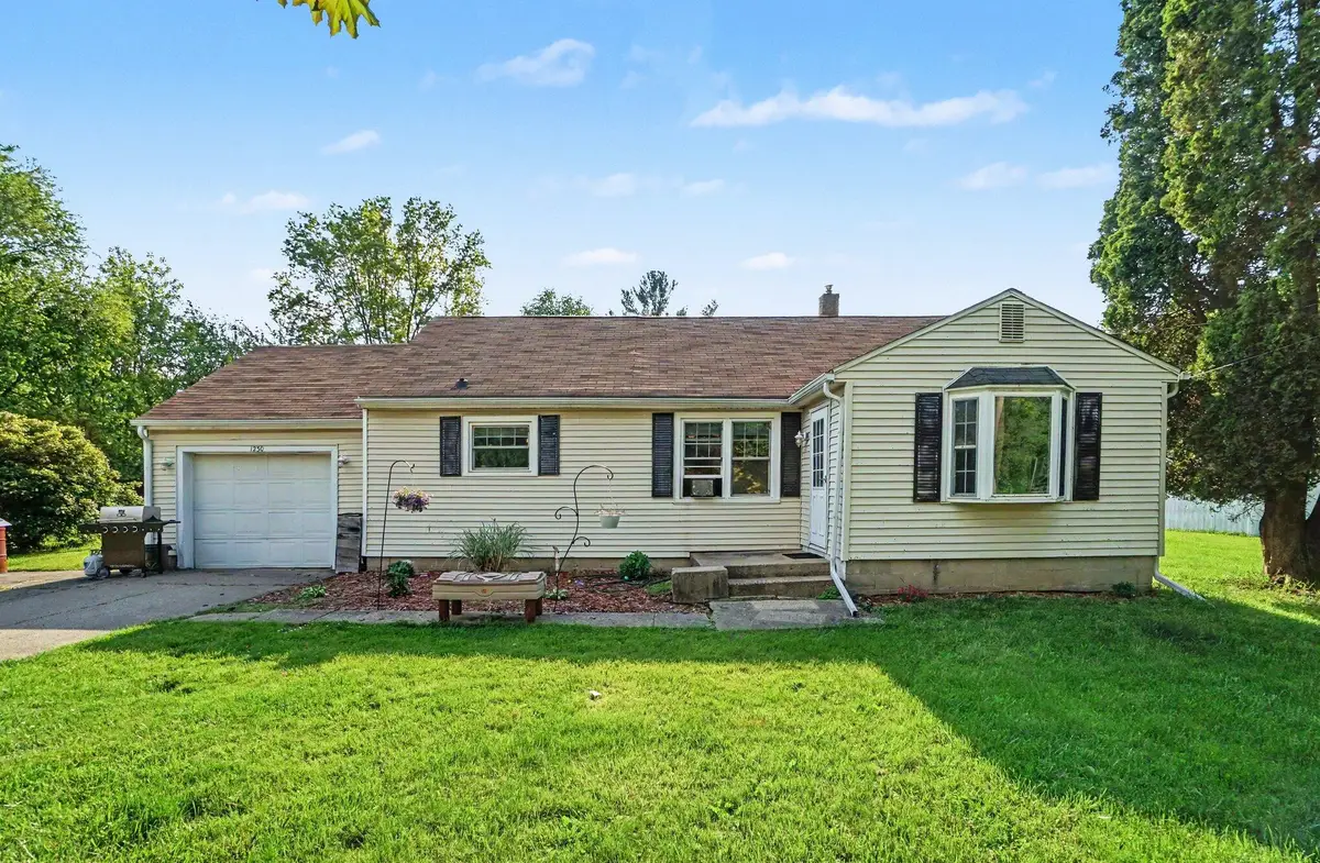 1230 Longfellow Avenue, Jackson, MI 49202 - #1