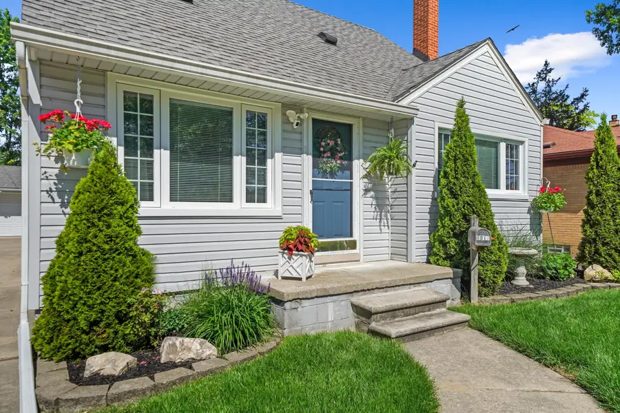 6017 Drexel Street, Dearborn Heights, MI 48127 - #3