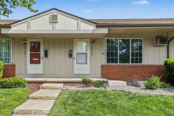 25176 Potomac Drive Unit: 2, SouthLyon, MI 48178