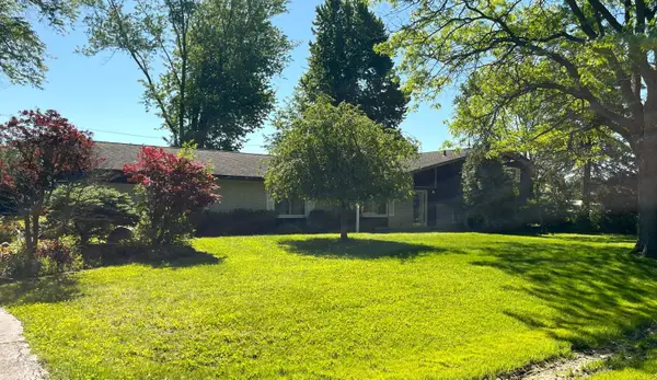 29360 Woodhaven Lane, Southfield, MI 48076
