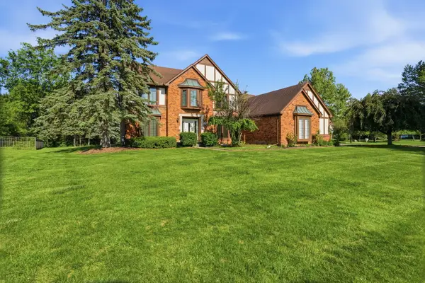 1176 Bradbury Drive, Troy, MI 48098