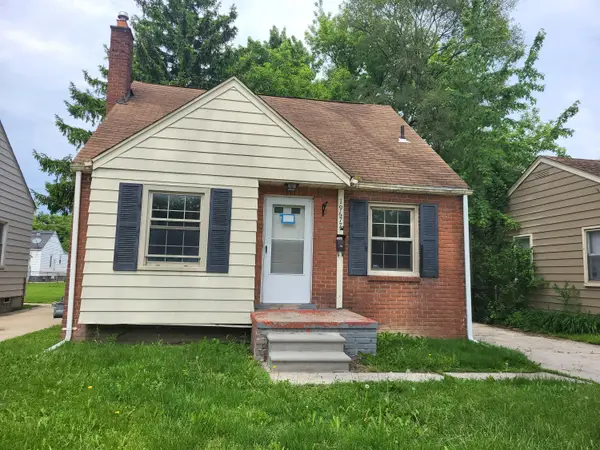 19677 Kingsville Street, HarperWoods, MI 48225