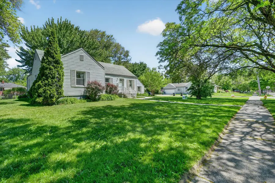 14000 Wales Street, Oak Park, MI 48237 - #2