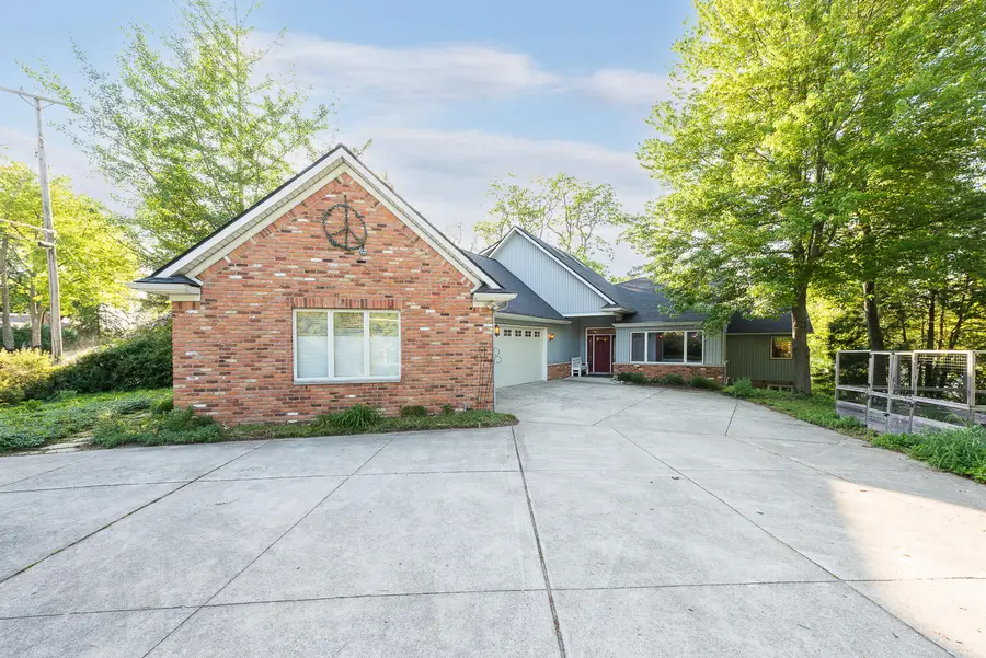 8790 Hendricks Drive, Brighton, MI 48116 - #3