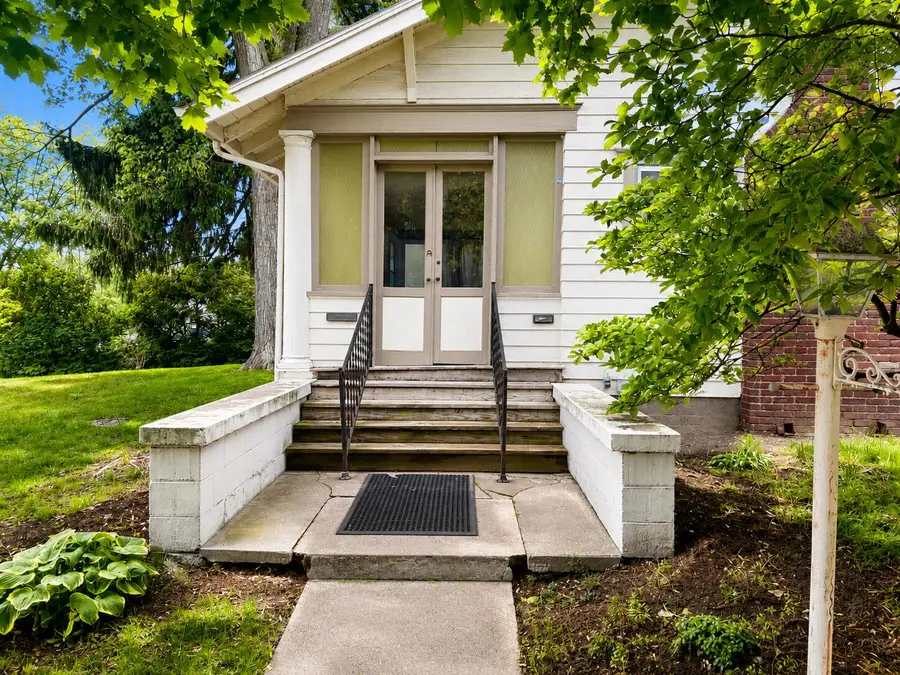 922 E Michigan Avenue, East Lansing, MI 48823 - #2