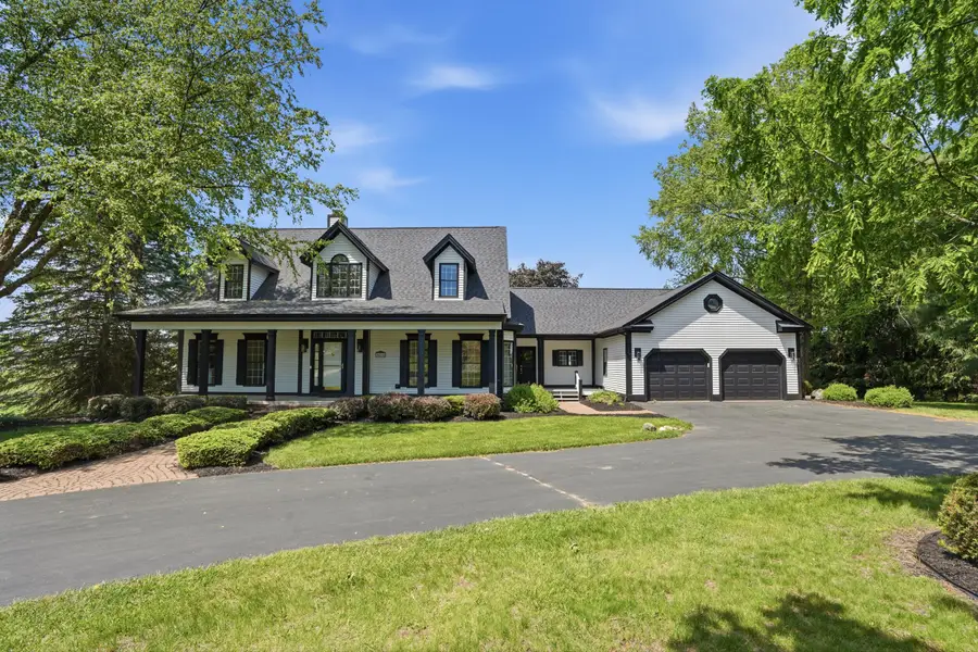 9835 Oak Pointe Lane, Northville, MI 48167 - #2