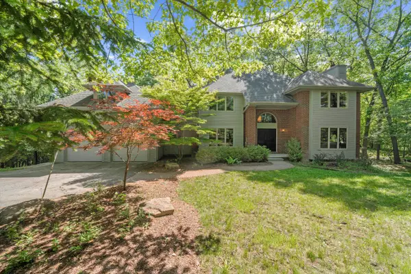 5599 Great Hawk Circle, AnnArbor, MI 48105