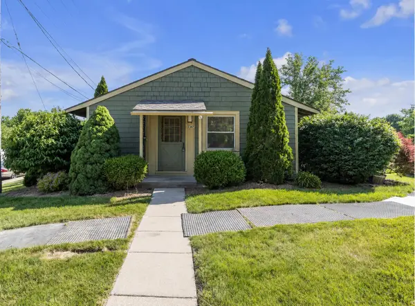 2347 Fernwood Avenue, AnnArbor, MI 48104