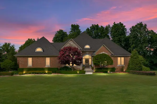 2896 Long Winter Lane, Oakland, MI 48363