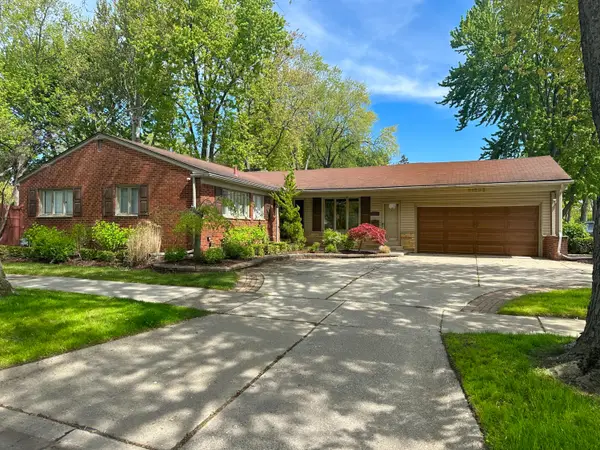 21203 River Road, GrossePointe, MI 48236