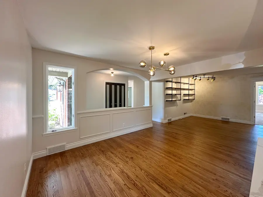 21203 River Road, Grosse Pointe Woods, MI 48236 - #2