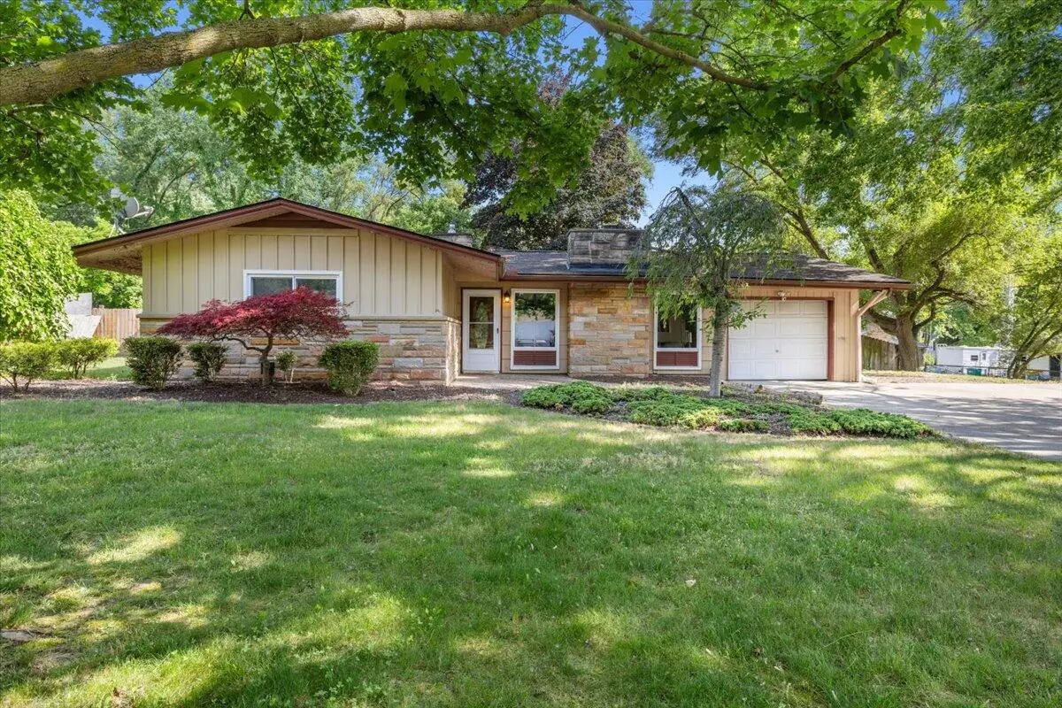 210 Beaver Street, Brighton, MI 48116 - #1