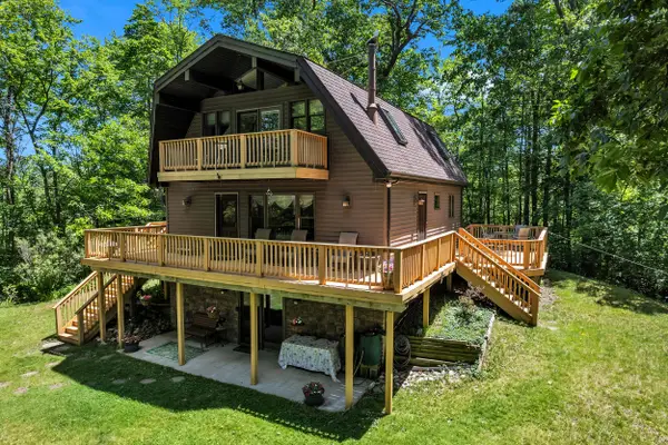 17777 Cavanaugh Lake Road, Chelsea, MI 48118