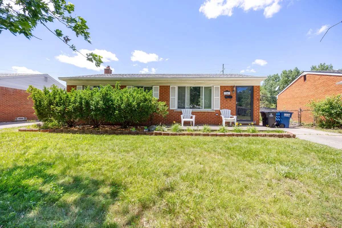7543 N Wildwood Street, Westland, MI 48185 - #1