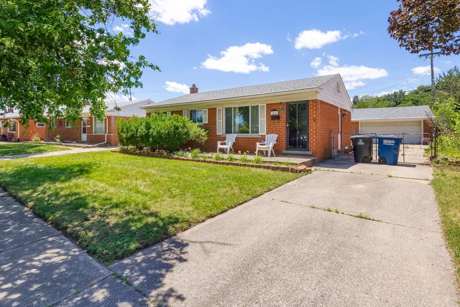 7543 N Wildwood Street, Westland, MI 48185 - #2