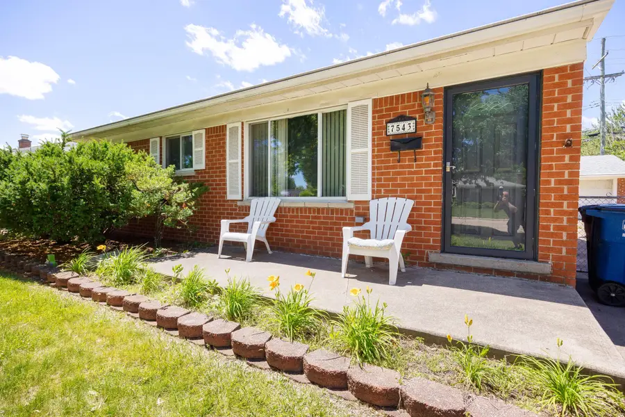 7543 N Wildwood Street, Westland, MI 48185 - #3