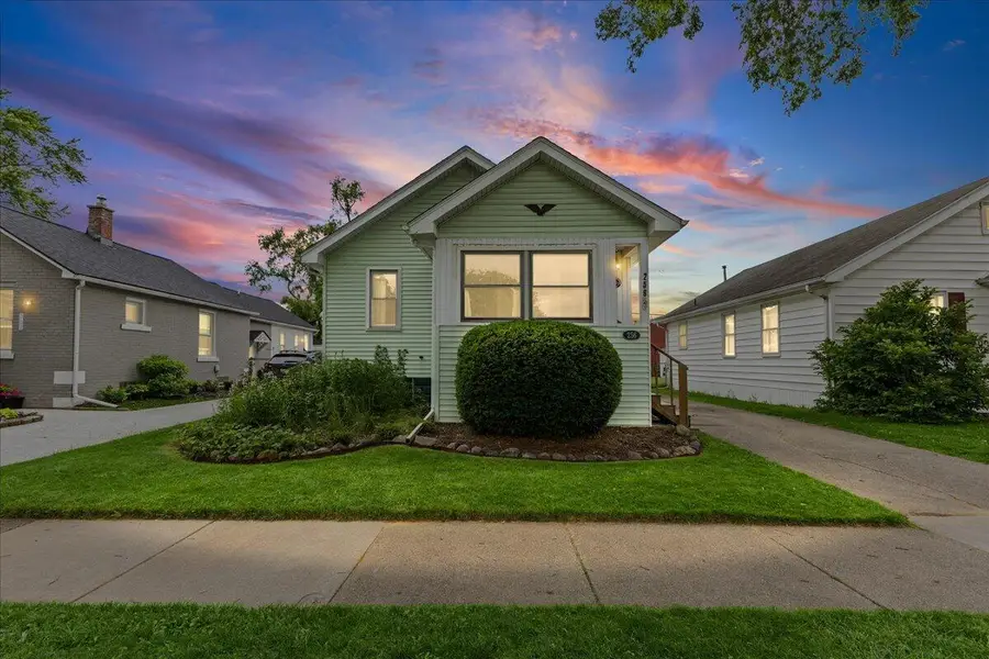 256 W Tacoma Street, Clawson, MI 48017 - #2