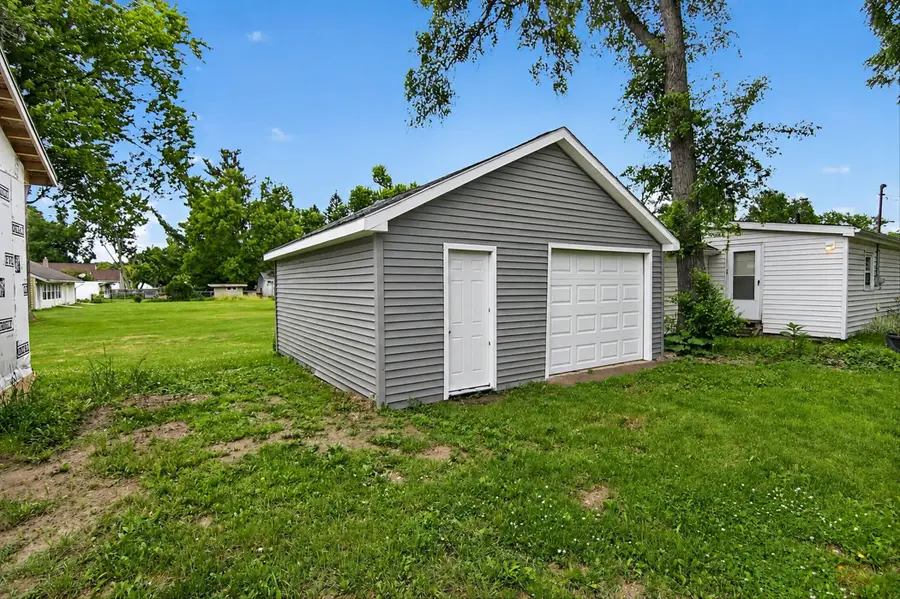 707 Lowell Avenue, Jackson, MI 49202 - #2