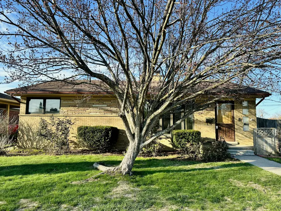 23213 Greencrest Street, Saint Clair Shores, MI 48080 - #2