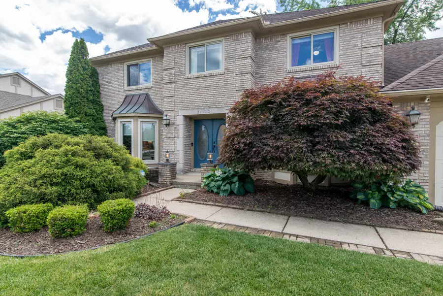 37155 Muirfield Drive, Livonia, MI 48152 - #2