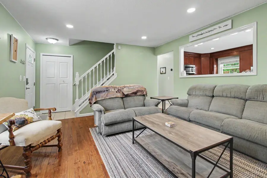 25286 Castlewood Drive, Trenton, MI 48183 - #3