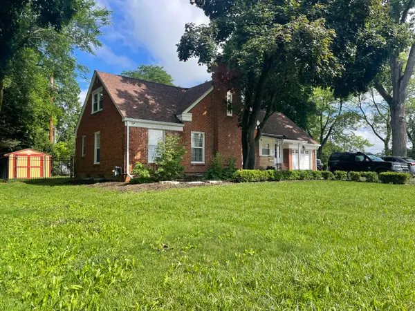 27551 Goldengate Drive W, LathrupVillage, MI 48076