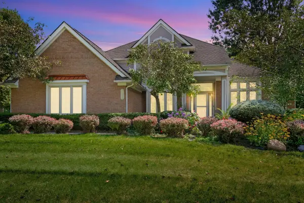 6568 Crabapple Drive, Troy, MI 48098