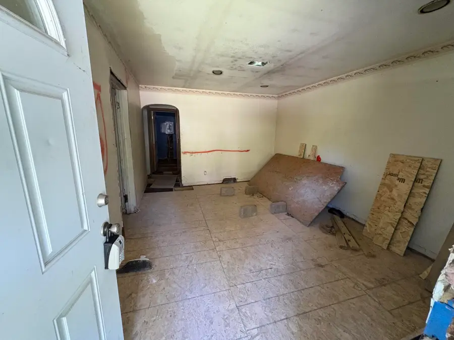 5204 Hereford Street, Detroit, MI 48224 - #3