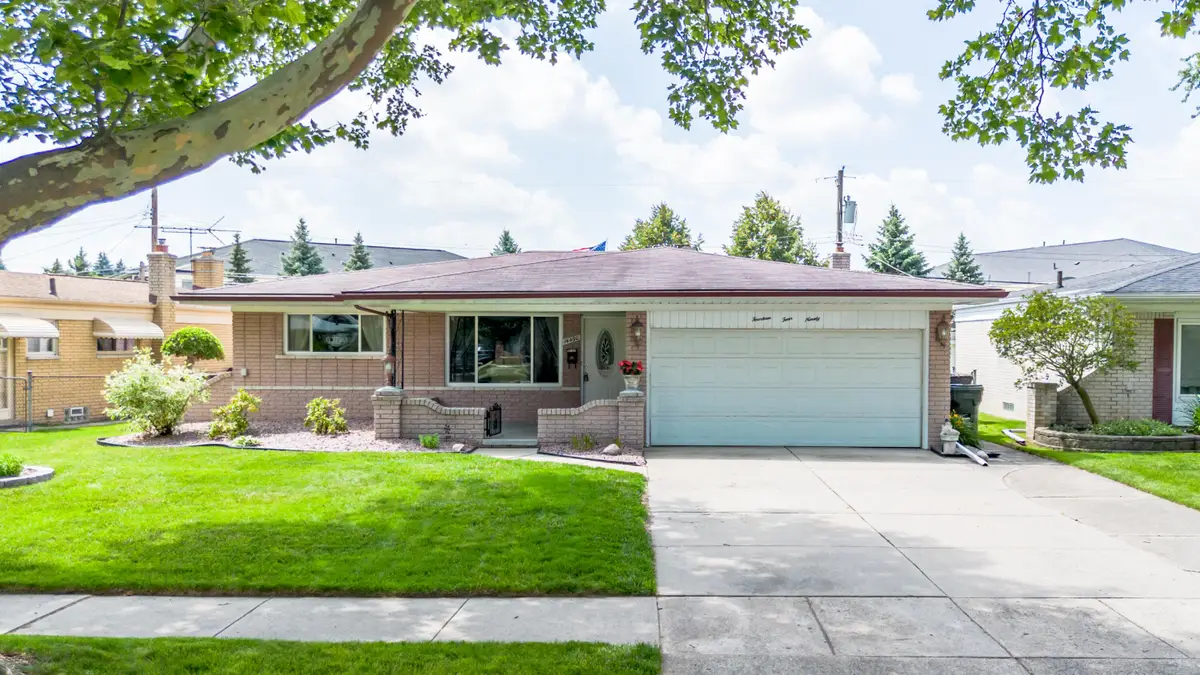 14490 Edshire Drive, Sterling Heights, MI 48312 - #1