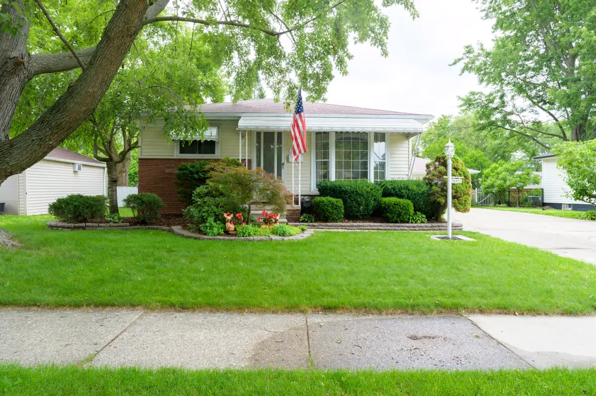26352 Osmun Street, Madison Heights, MI 48071 - #1