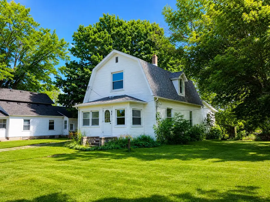 312 W 7th, Munith, MI 49259 - #2