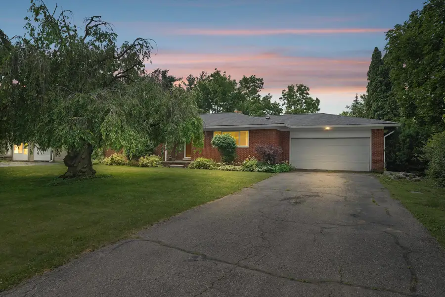 45145 Jeanette Avenue, Belleville, MI 48111 - #3