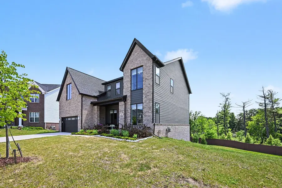 589 Concord Pines Drive, Ann Arbor, MI 48105 - #3